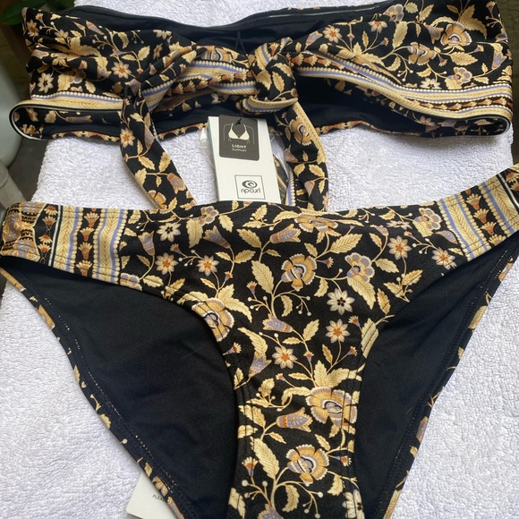 Rip Curl bikini set summer Looks Good on You 🌞👒 - Picture 11 of 12
